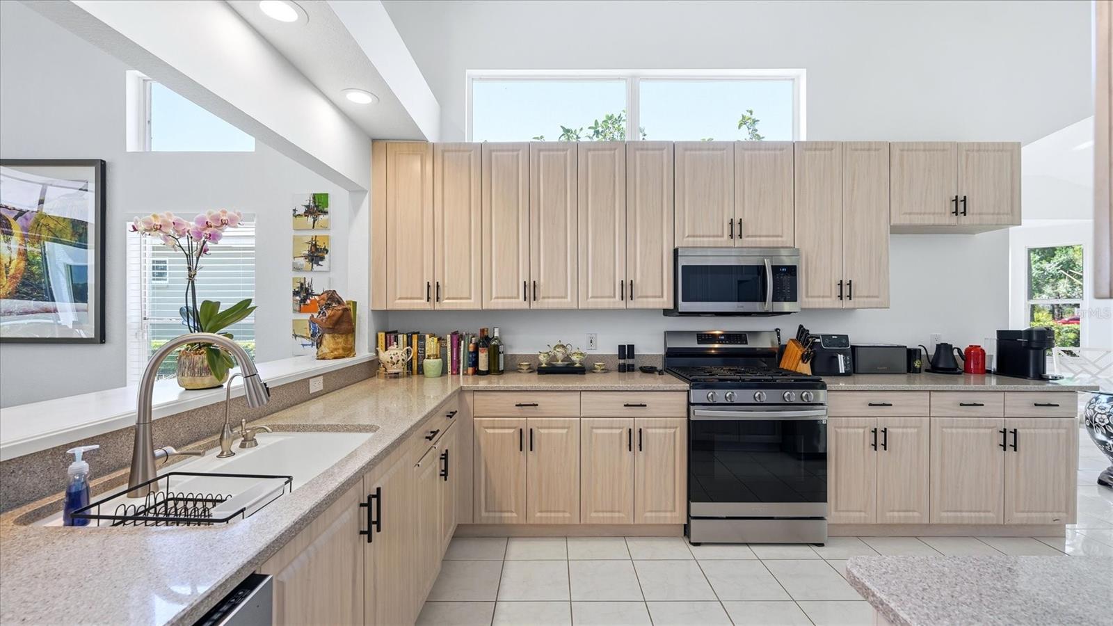 8009 HAMPTON CT, UNIVERSITY PARK, FL, 34201