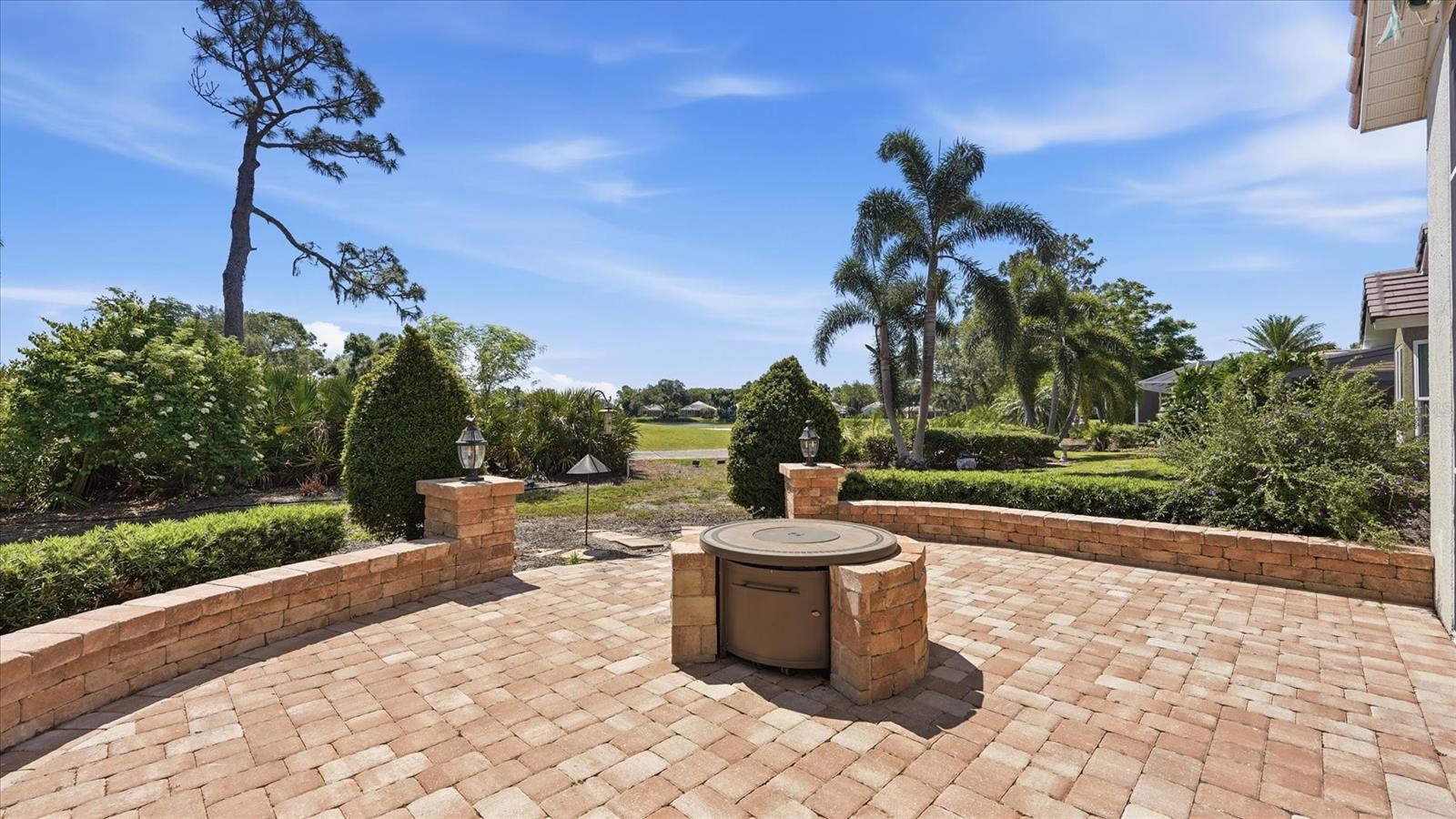 8009 HAMPTON CT, UNIVERSITY PARK, FL, 34201