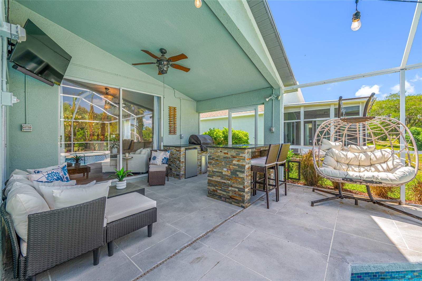 19254 FISHERMANS BEND DR, LUTZ, FL, 33558