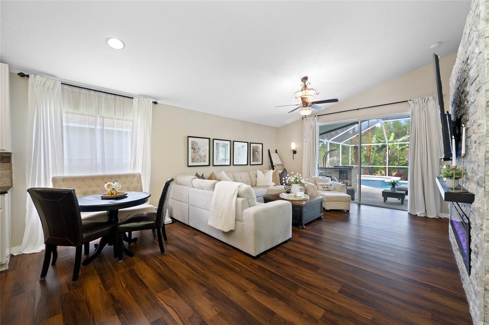 19254 FISHERMANS BEND DR, LUTZ, FL, 33558