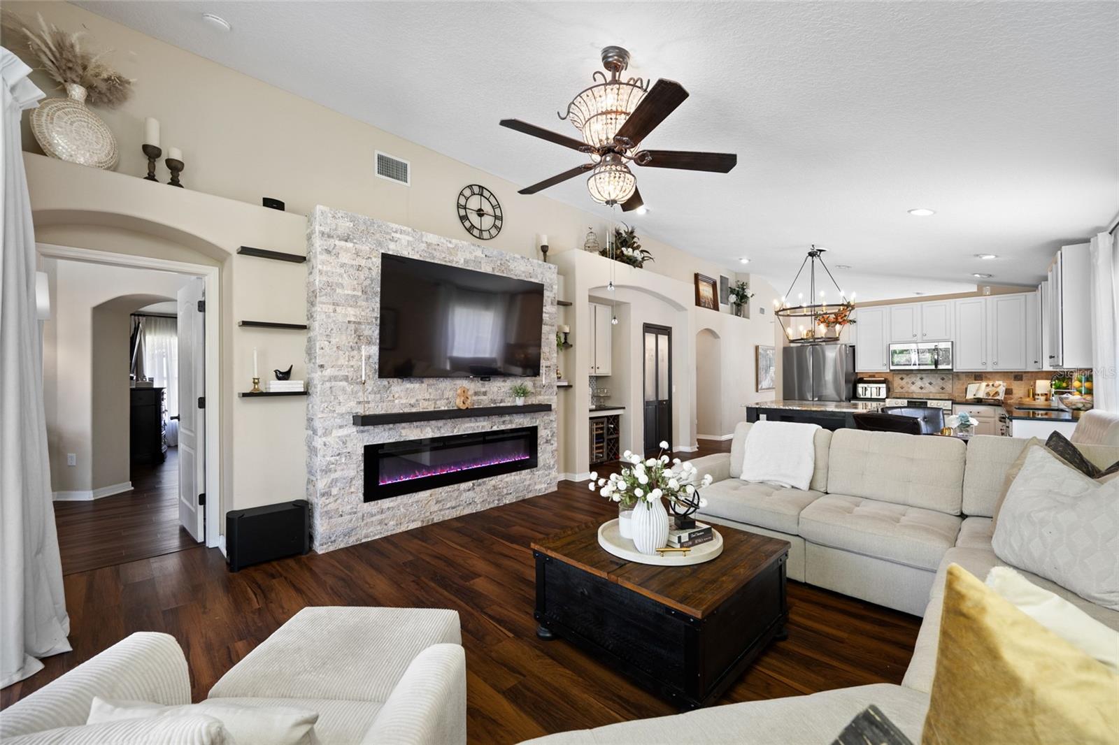 19254 FISHERMANS BEND DR, LUTZ, FL, 33558