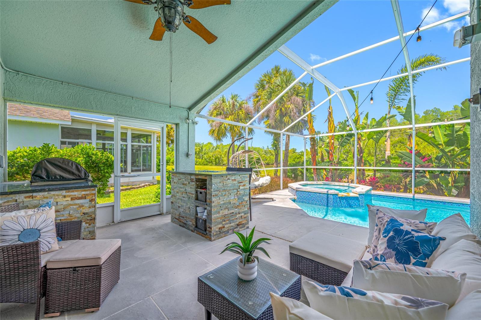 19254 FISHERMANS BEND DR, LUTZ, FL, 33558