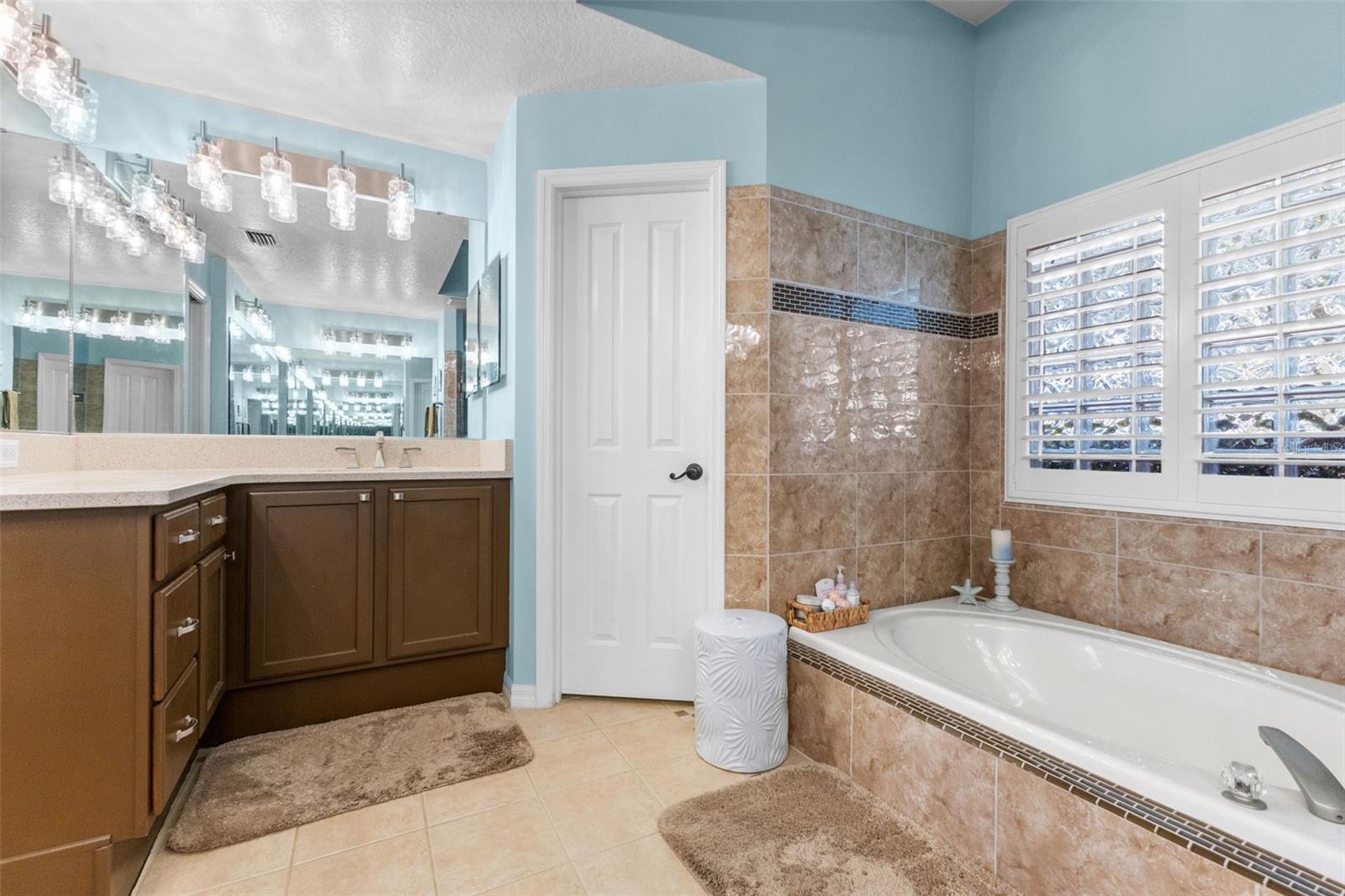 10509 WEYBRIDGE DR, TAMPA, FL, 33626