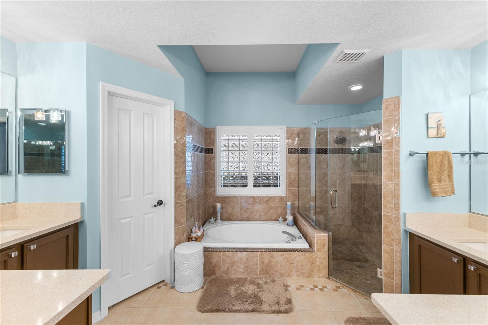 10509 WEYBRIDGE DR, TAMPA, FL, 33626