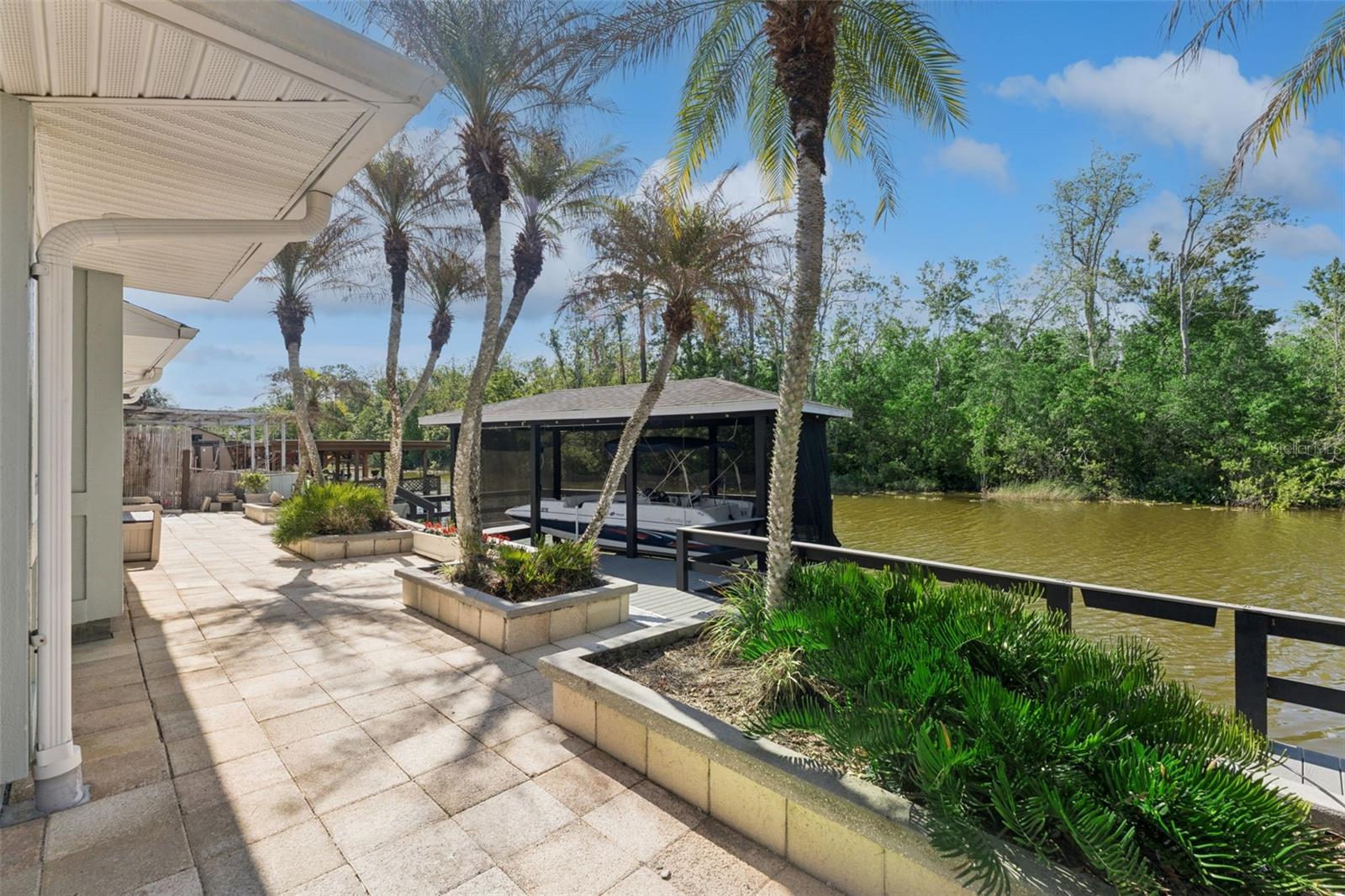 13502 COUNTRY CLUB DR, TAVARES, FL, 32778