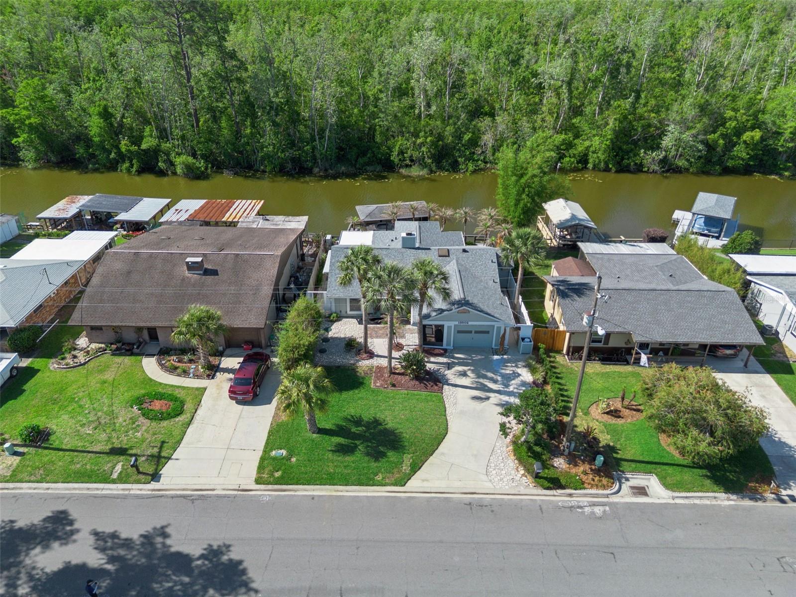 13502 COUNTRY CLUB DR, TAVARES, FL, 32778