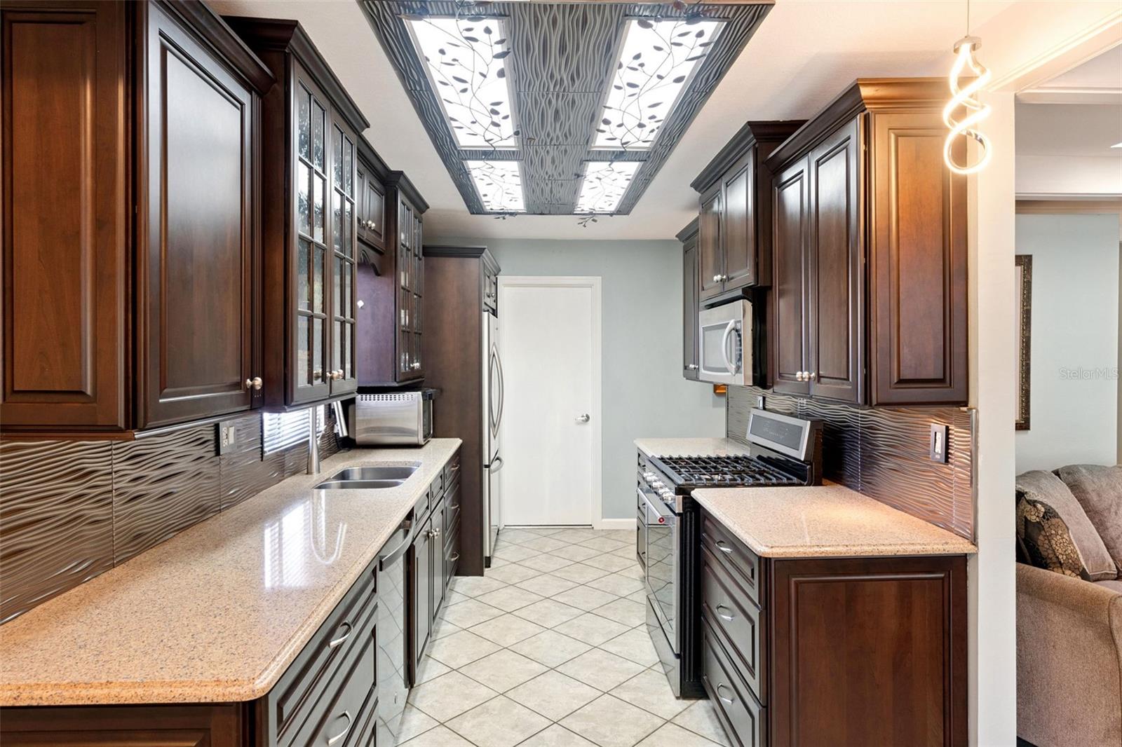 13502 COUNTRY CLUB DR, TAVARES, FL, 32778