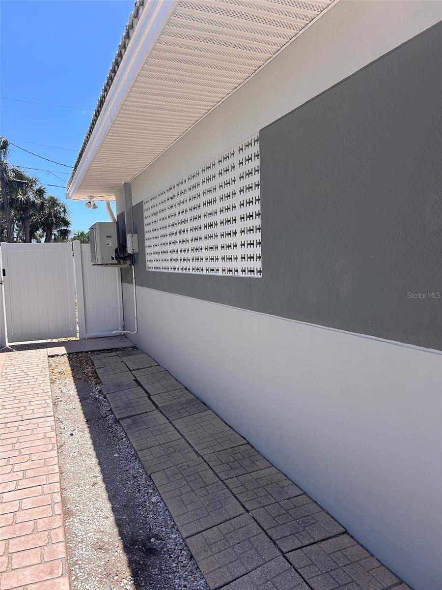 106 19TH ST, BELLEAIR BEACH, FL, 33786