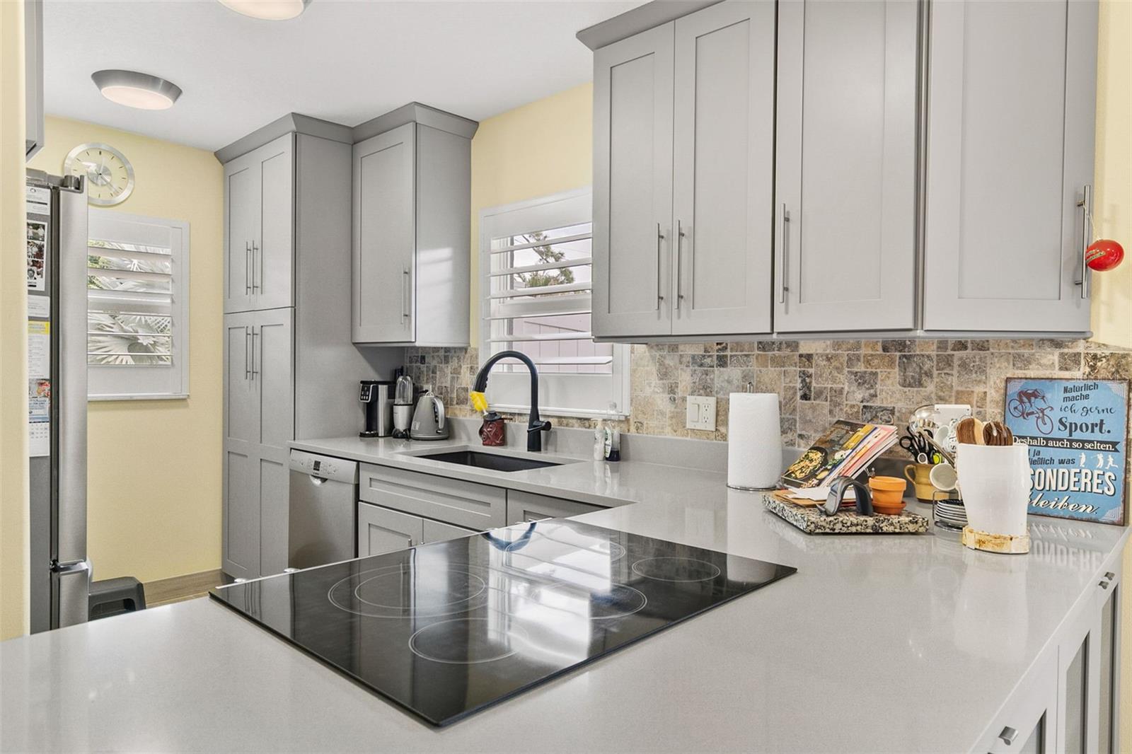 1866 VAMO DR, SARASOTA, FL, 34231