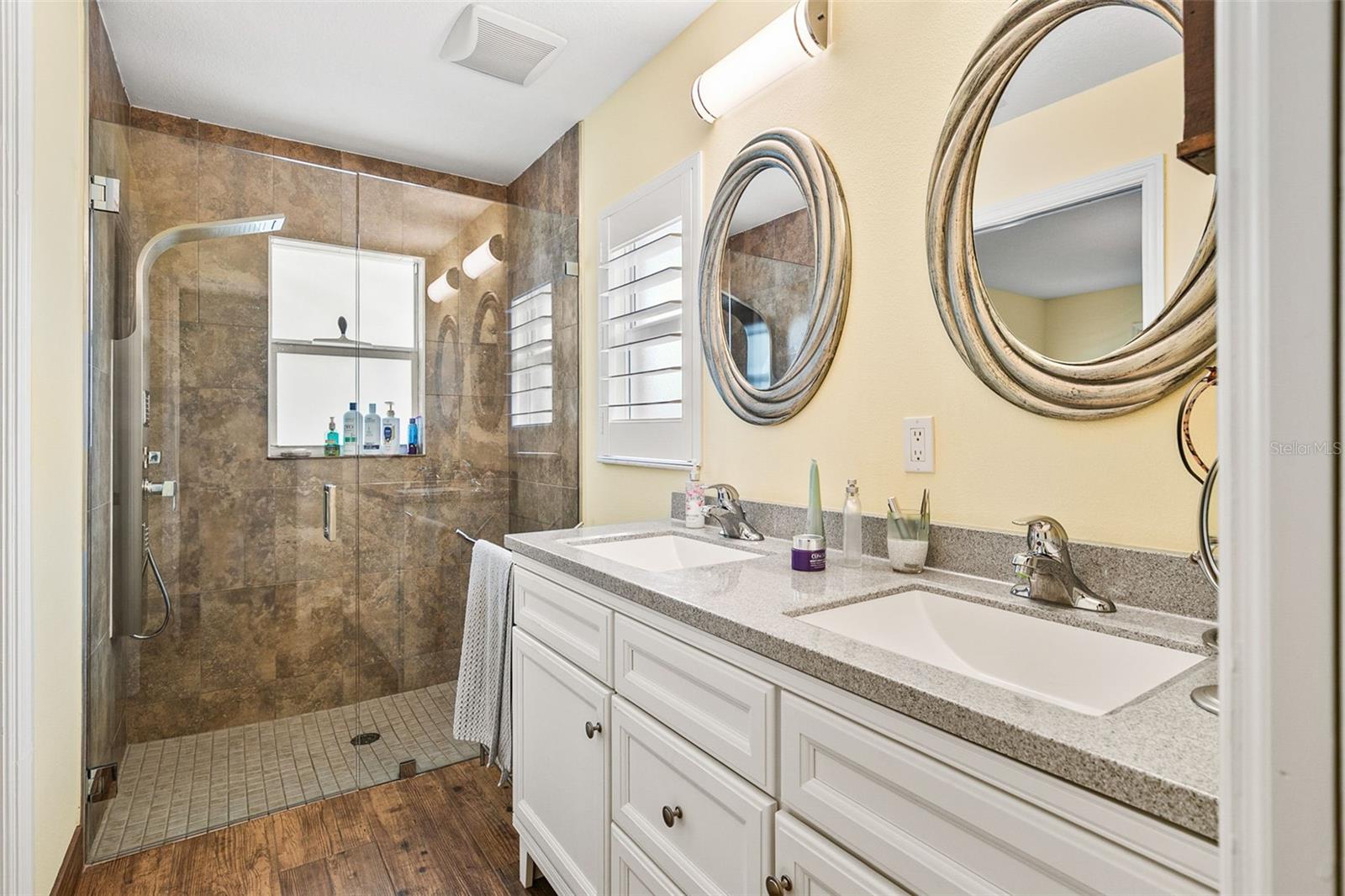 1866 VAMO DR, SARASOTA, FL, 34231