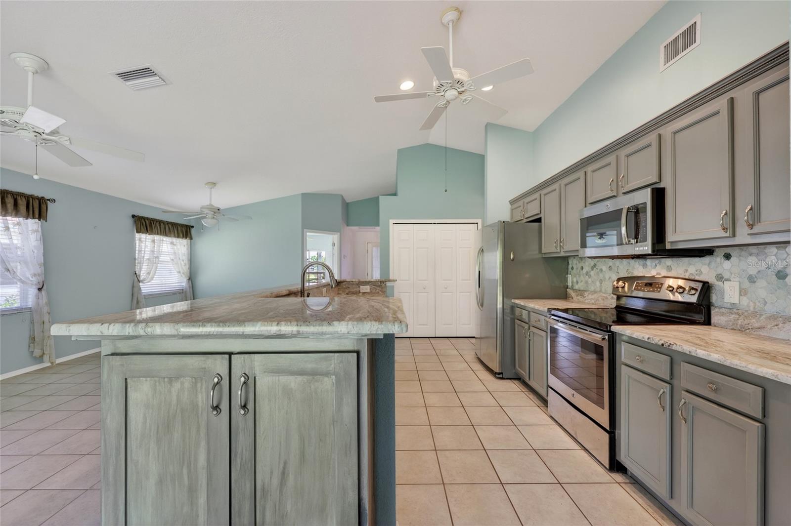 13440 SW PEMBROKE CIR N, LAKE SUZY, FL, 34269