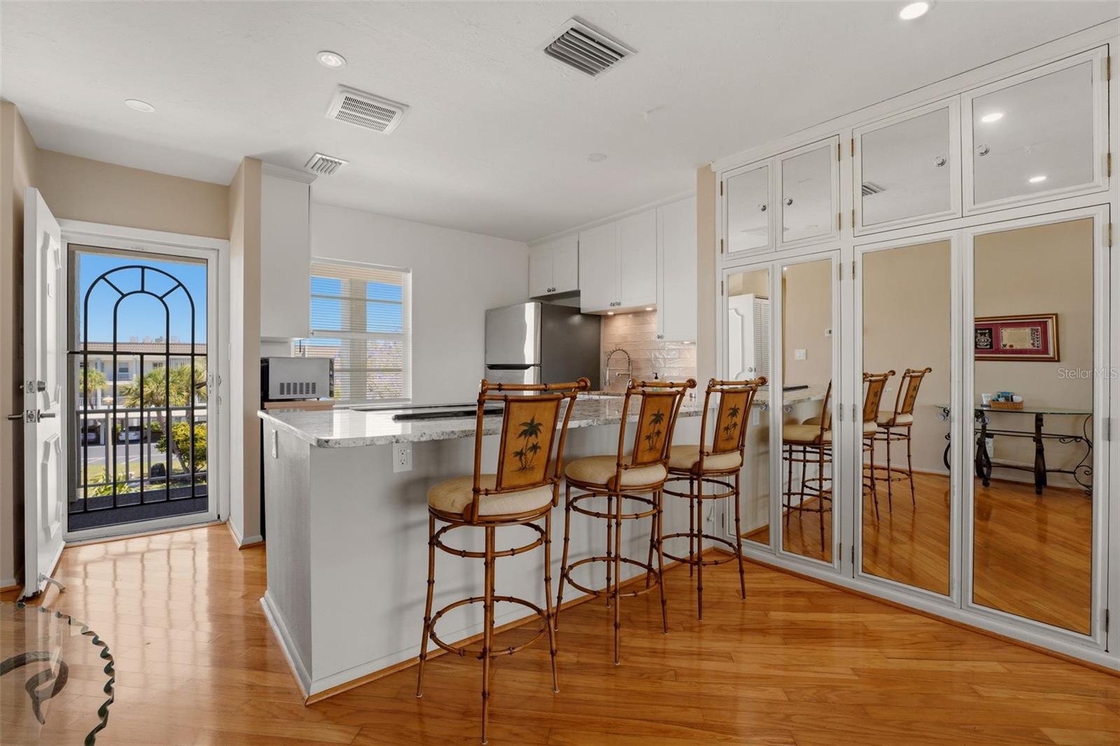 4400 EXETER DR #305, LONGBOAT KEY, FL, 34228