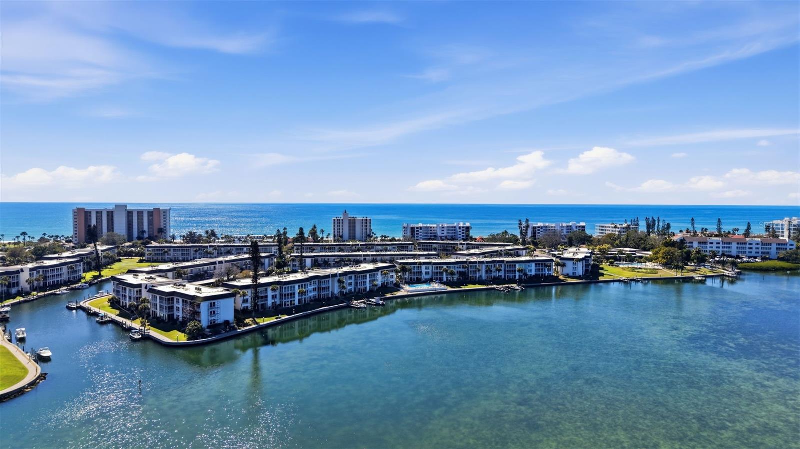 4400 EXETER DR #305, LONGBOAT KEY, FL, 34228