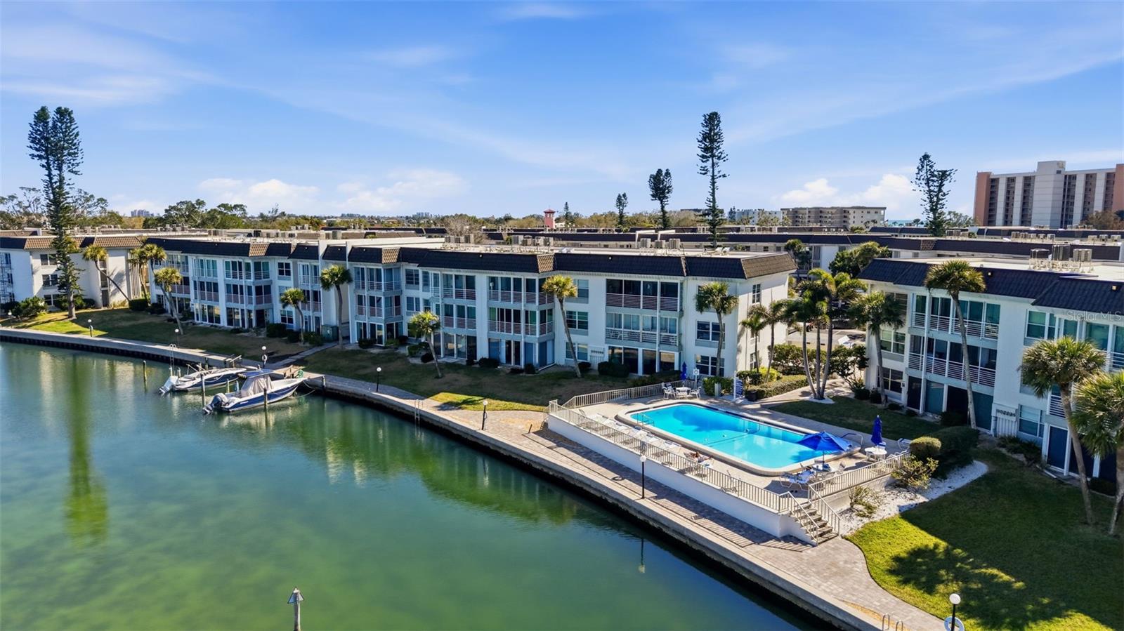 4400 EXETER DR #305, LONGBOAT KEY, FL, 34228