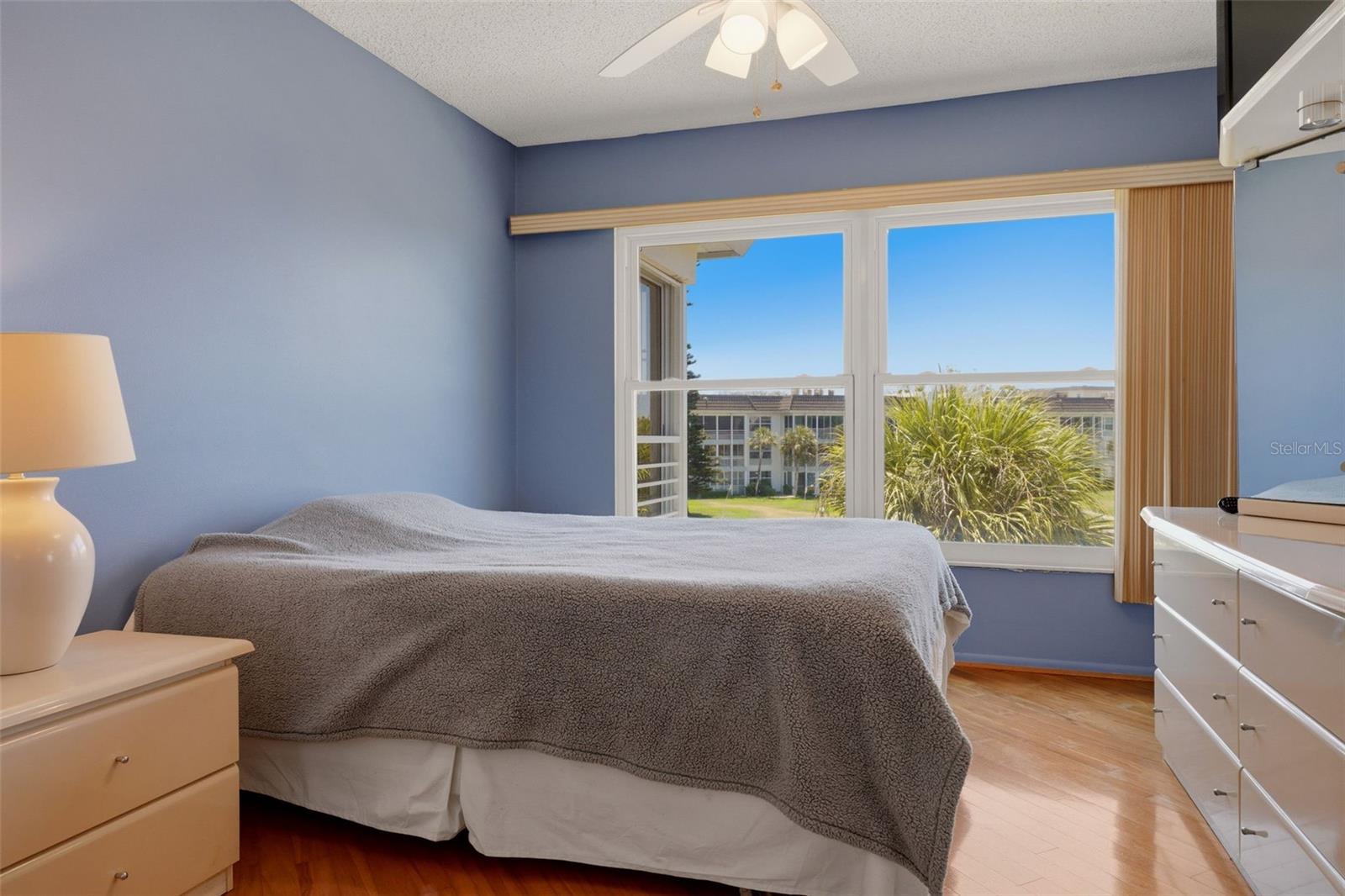 4400 EXETER DR #305, LONGBOAT KEY, FL, 34228