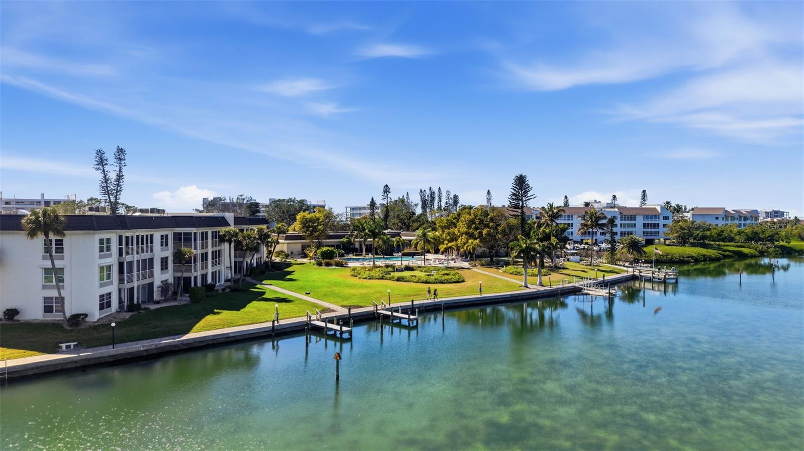 4400 EXETER DR #305, LONGBOAT KEY, FL, 34228