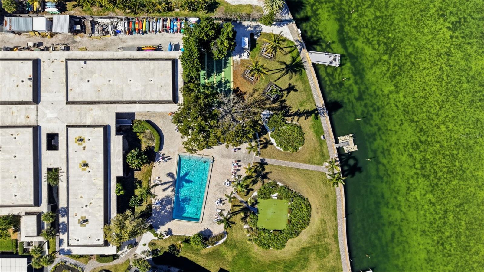 4400 EXETER DR #305, LONGBOAT KEY, FL, 34228