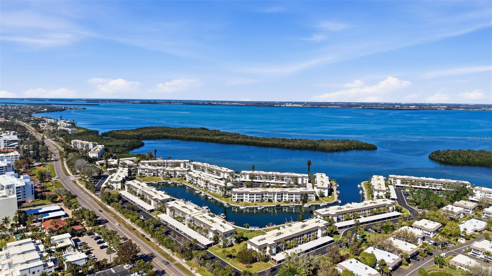 4400 EXETER DR #305, LONGBOAT KEY, FL, 34228