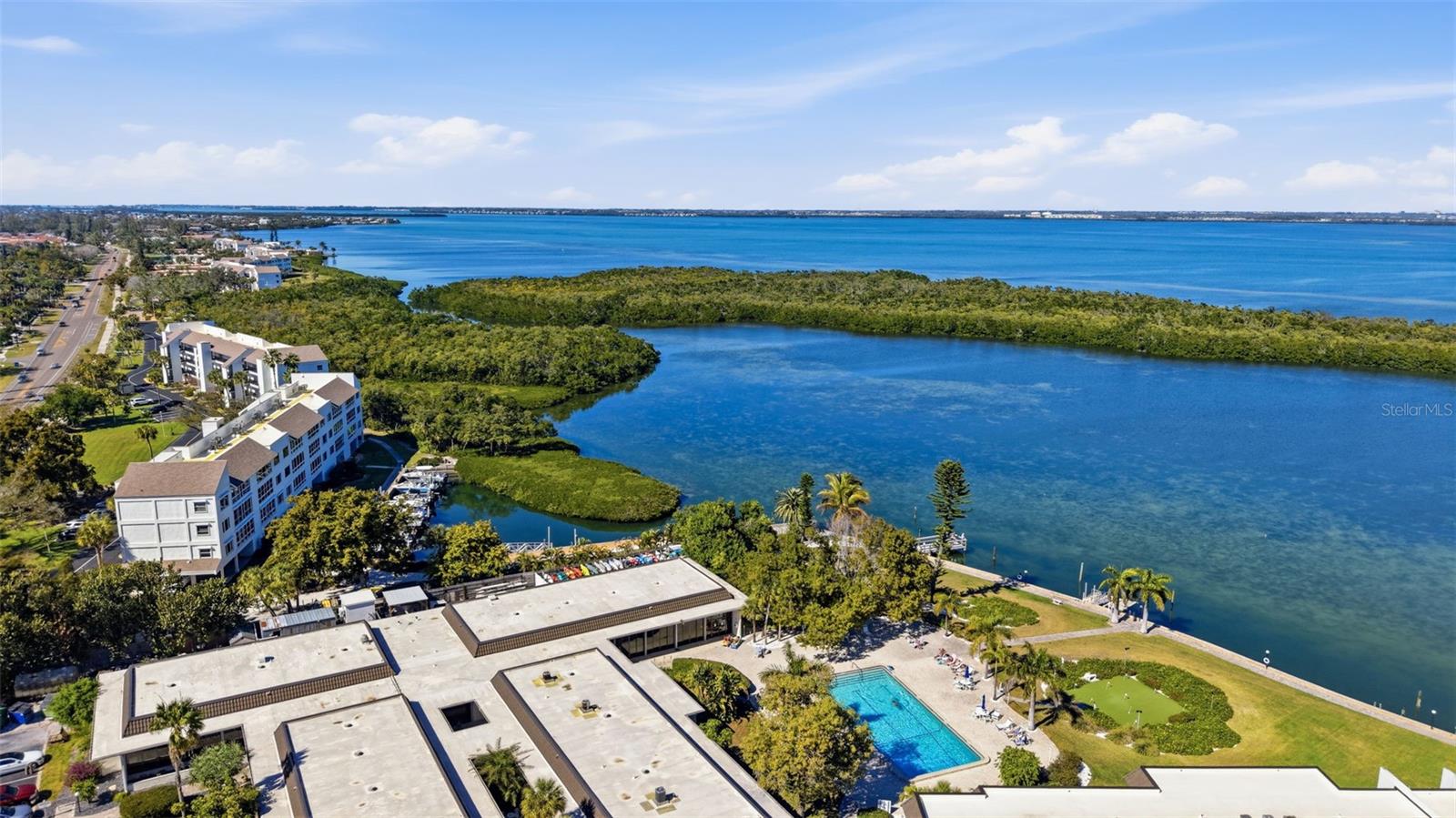 4400 EXETER DR #305, LONGBOAT KEY, FL, 34228