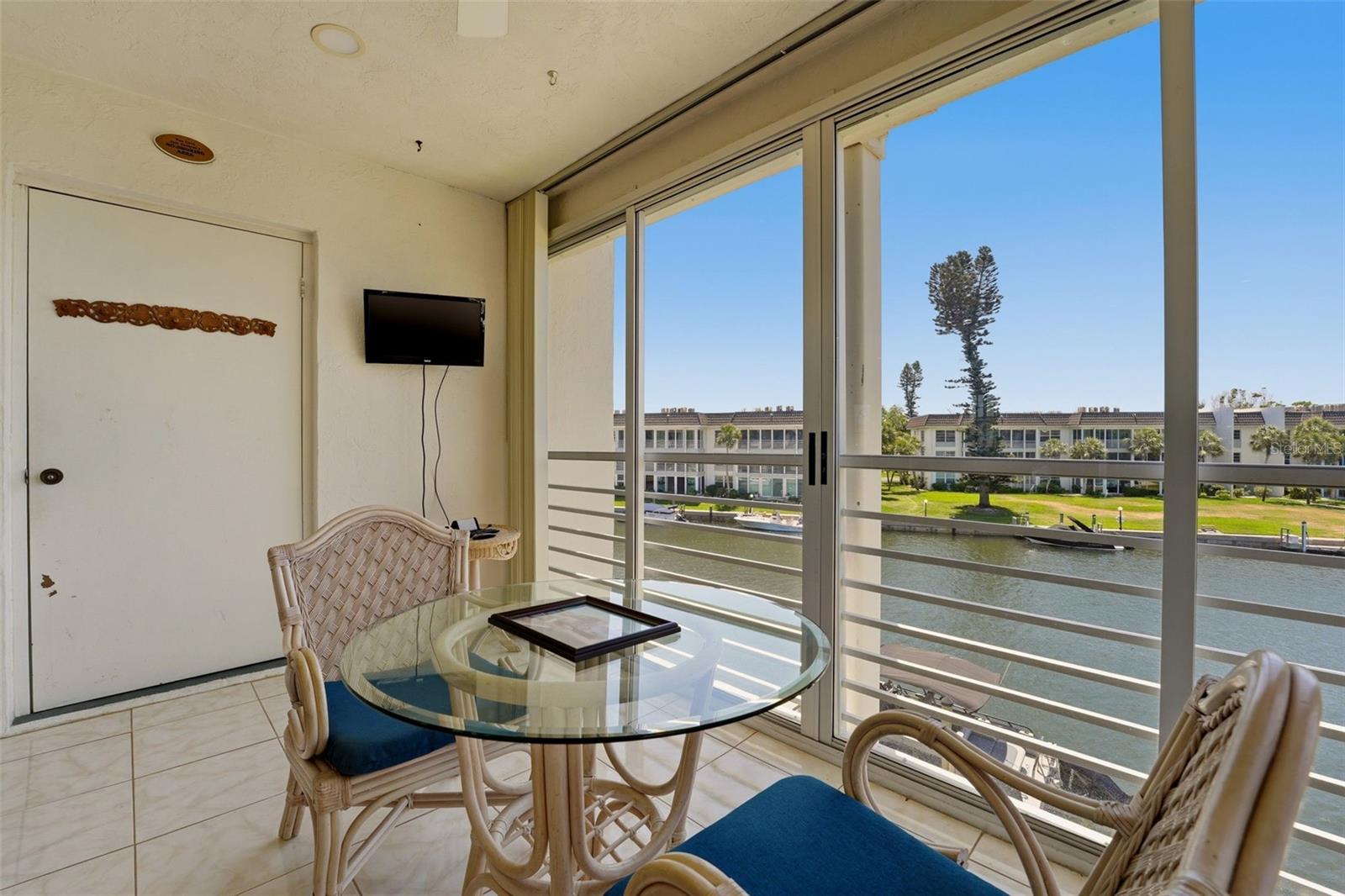 4400 EXETER DR #305, LONGBOAT KEY, FL, 34228