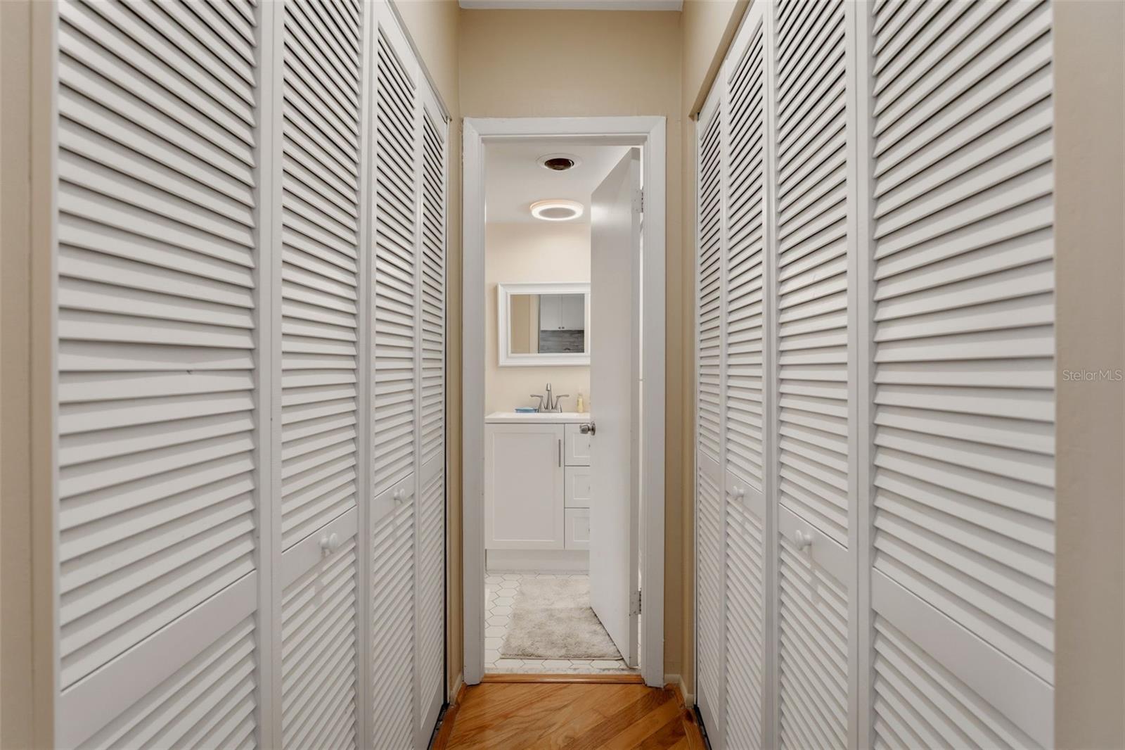 4400 EXETER DR #305, LONGBOAT KEY, FL, 34228