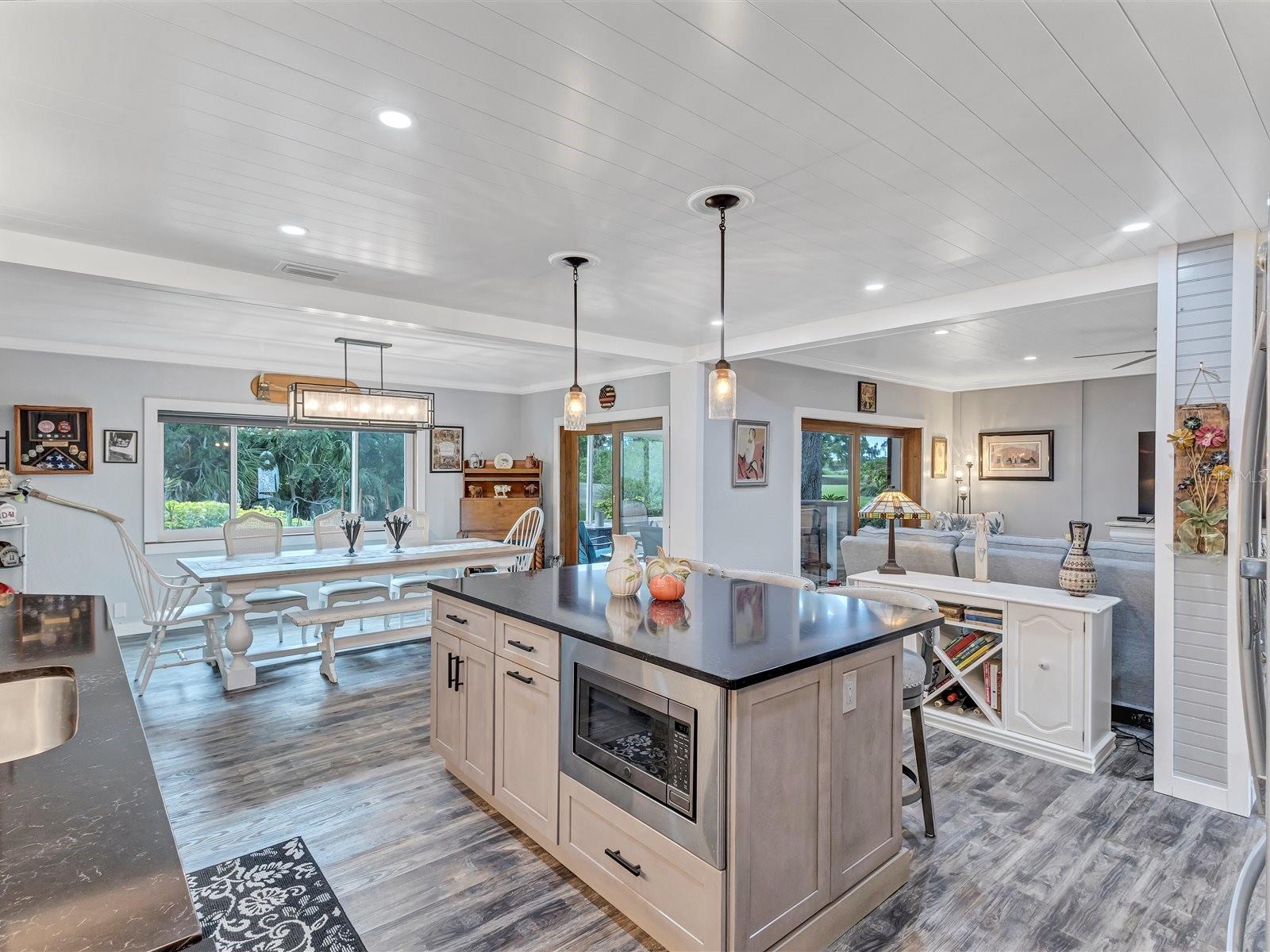 7581 CUMBERLAND RD #7, SEMINOLE, FL, 33777