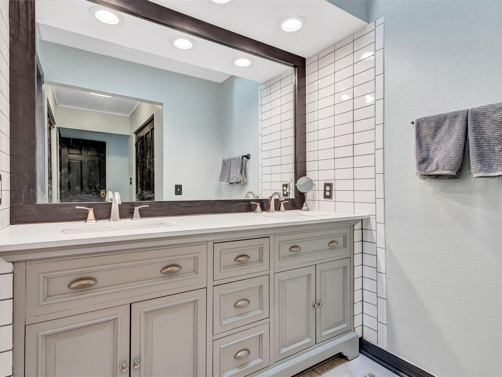 7581 CUMBERLAND RD #7, SEMINOLE, FL, 33777