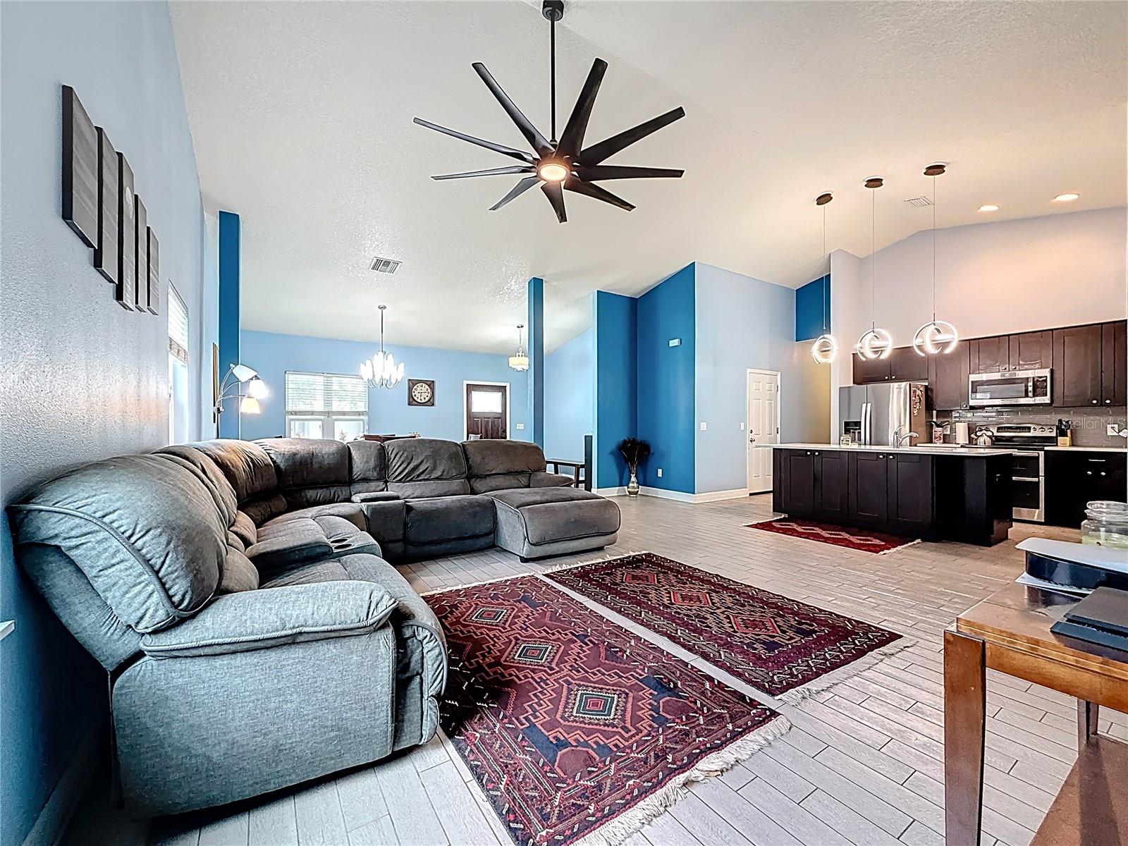 1590 BURNS DR, CLEARWATER, FL, 33764