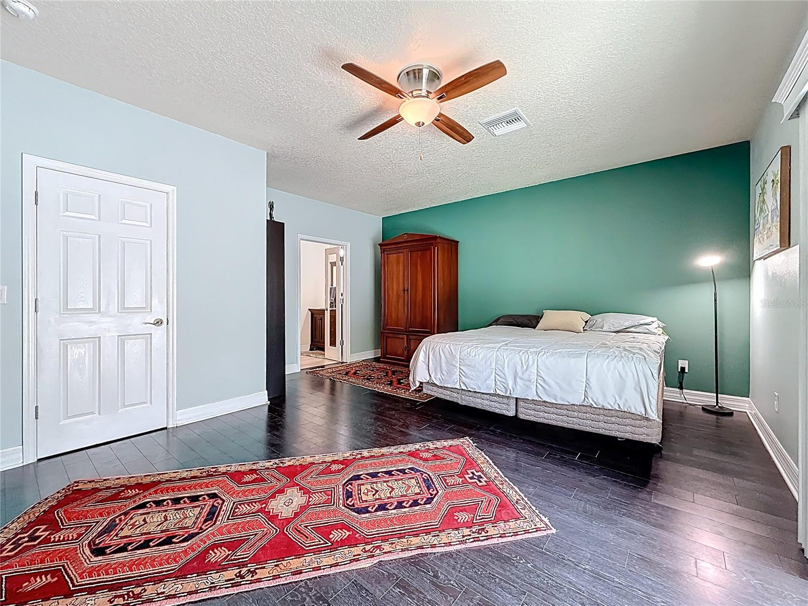 1590 BURNS DR, CLEARWATER, FL, 33764