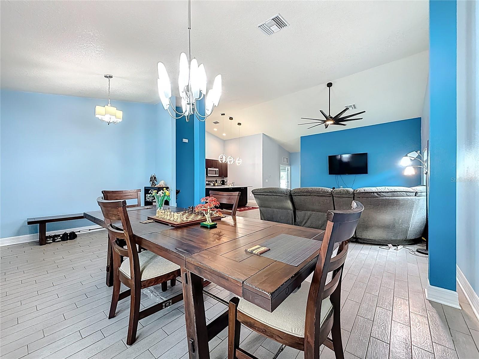 1590 BURNS DR, CLEARWATER, FL, 33764