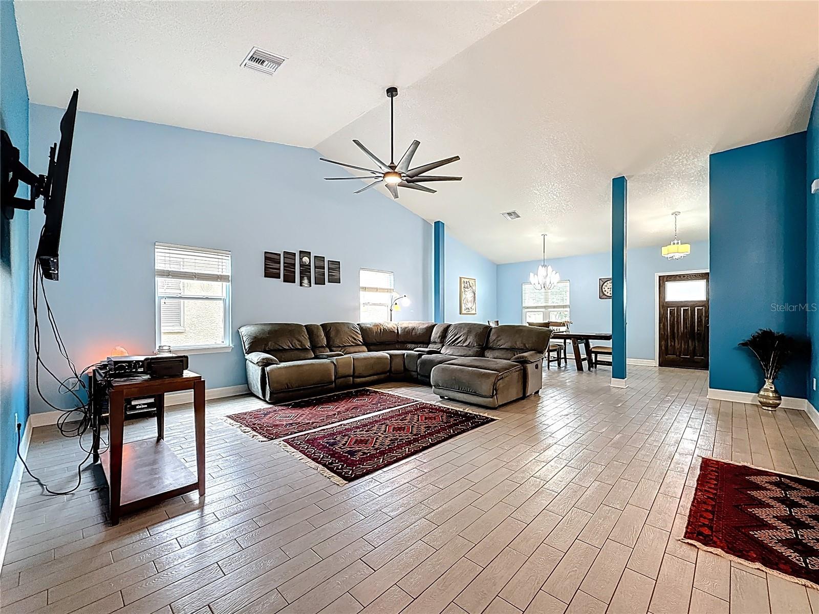 1590 BURNS DR, CLEARWATER, FL, 33764