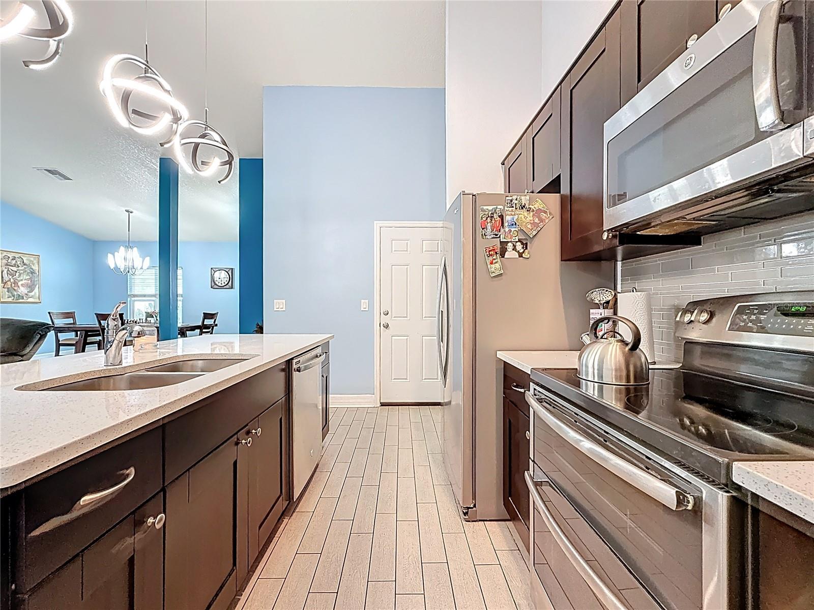 1590 BURNS DR, CLEARWATER, FL, 33764