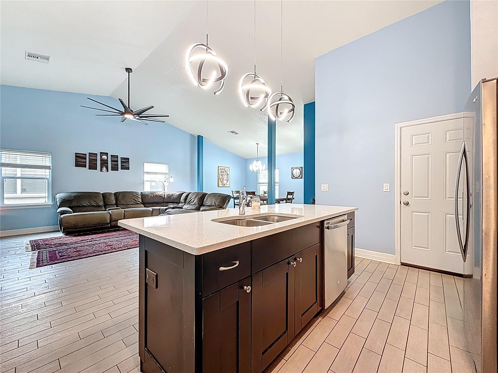 1590 BURNS DR, CLEARWATER, FL, 33764