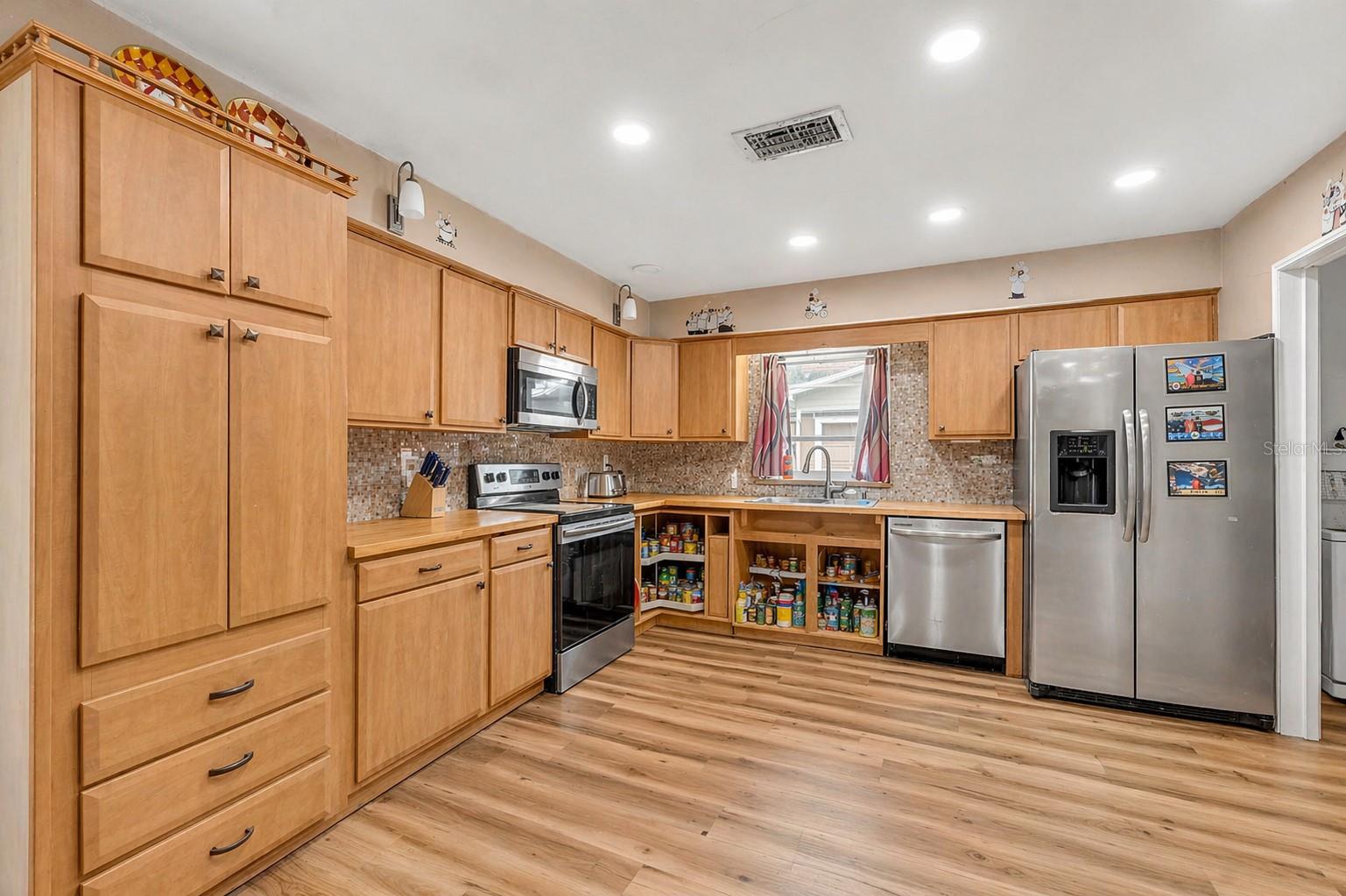 1336 E LAKE SHORE BLVD, KISSIMMEE, FL, 34744