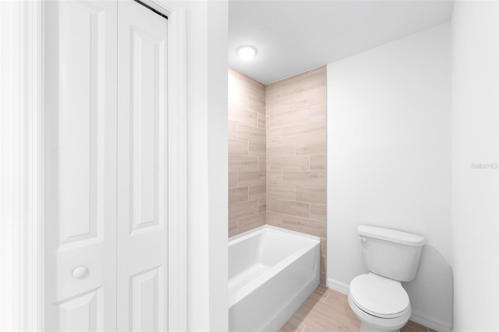 18108 ALEXANDER AVE, PORT CHARLOTTE, FL, 33954