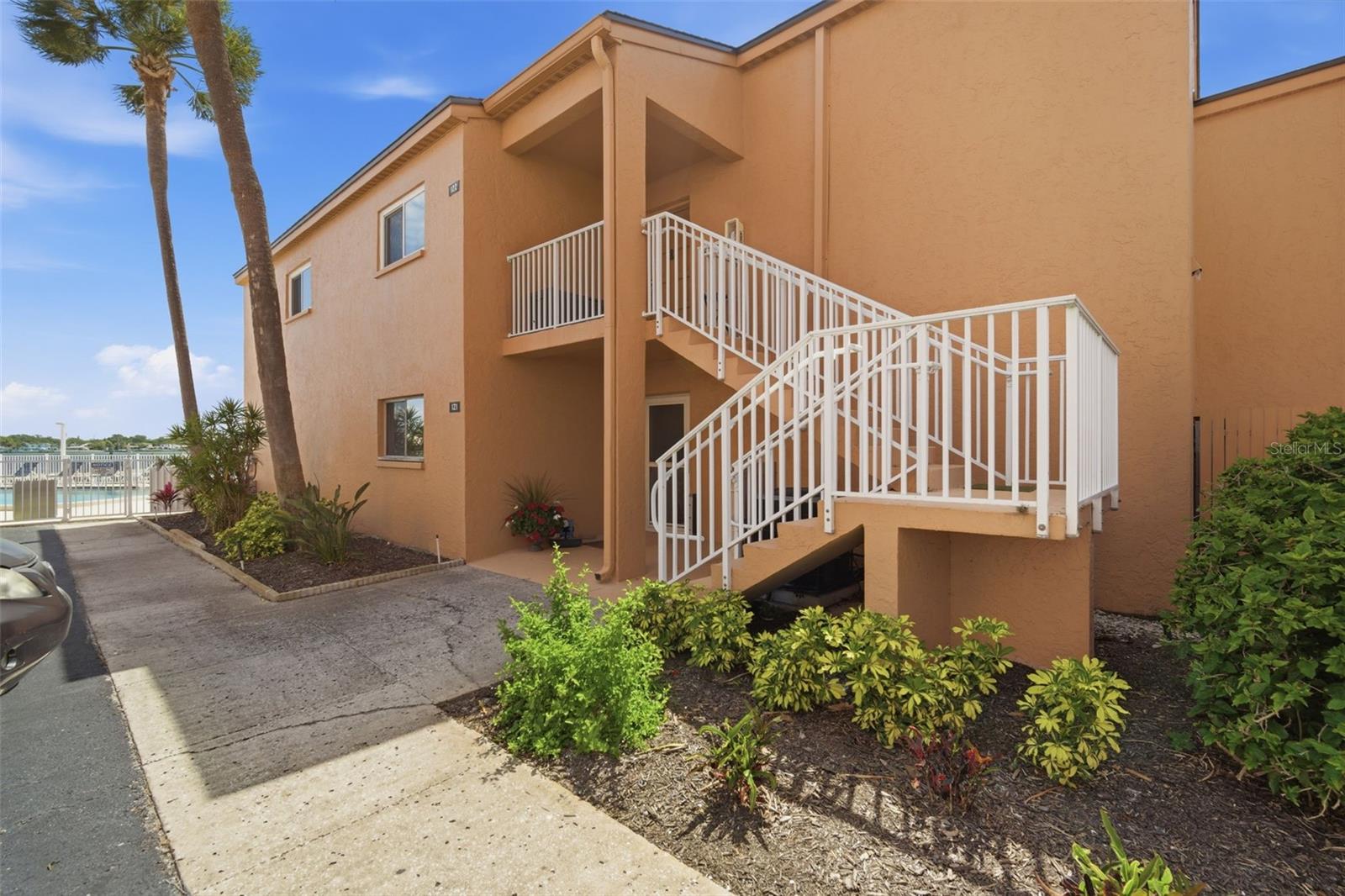 7400 SUNSHINE SKYWAY LN S #121, ST PETERSBURG, FL, 33711