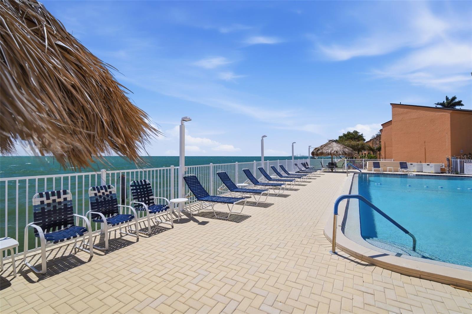 7400 SUNSHINE SKYWAY LN S #121, ST PETERSBURG, FL, 33711