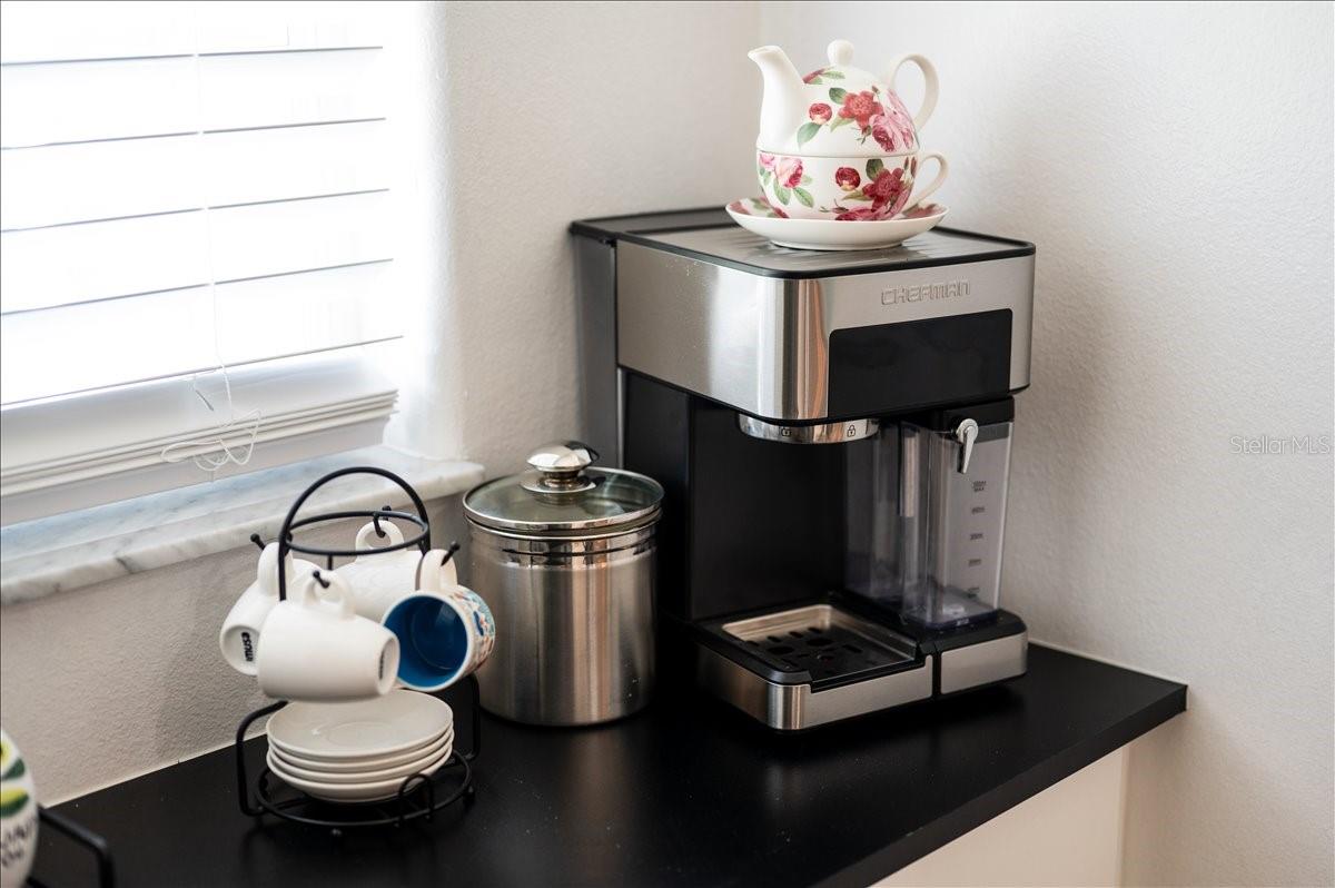 4748 COMPASS DR, BRADENTON, FL, 34208