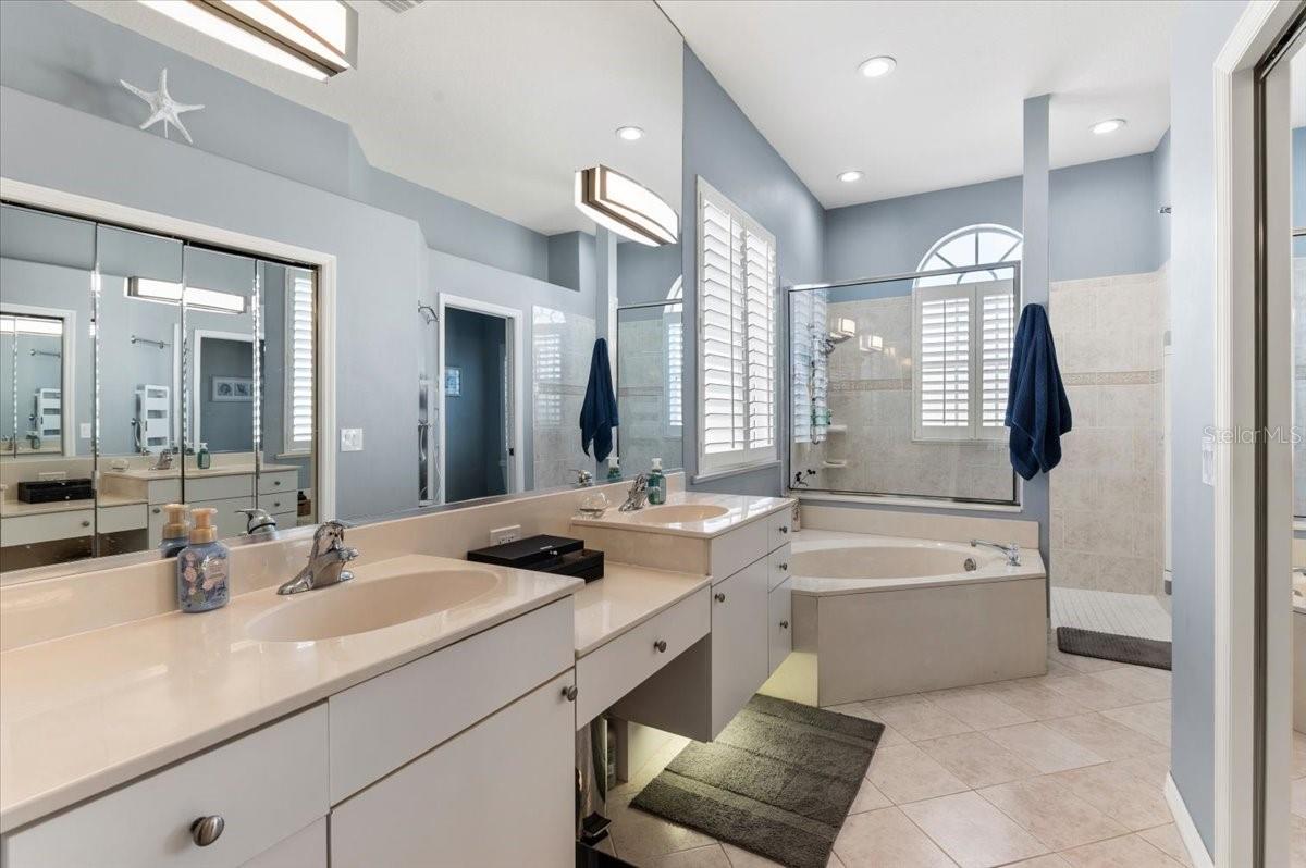 4748 COMPASS DR, BRADENTON, FL, 34208