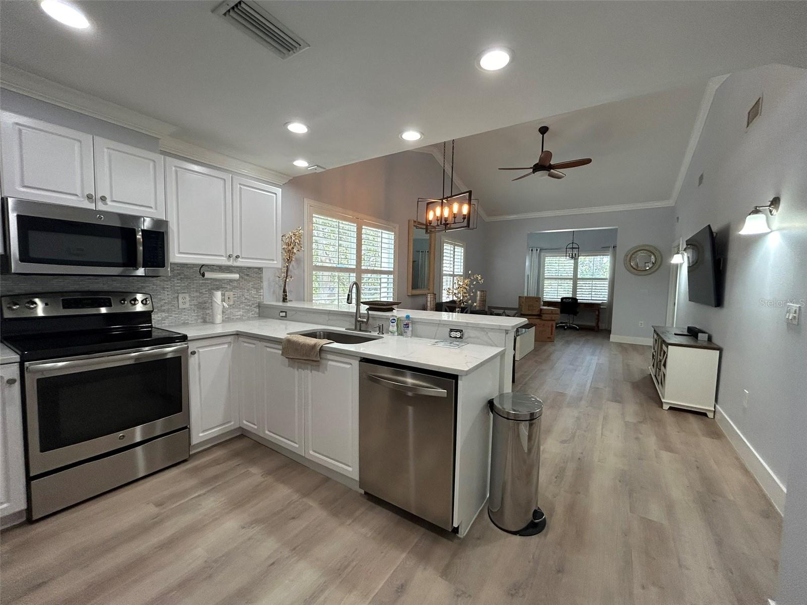 3702 54TH DR W #204, BRADENTON, FL, 34210