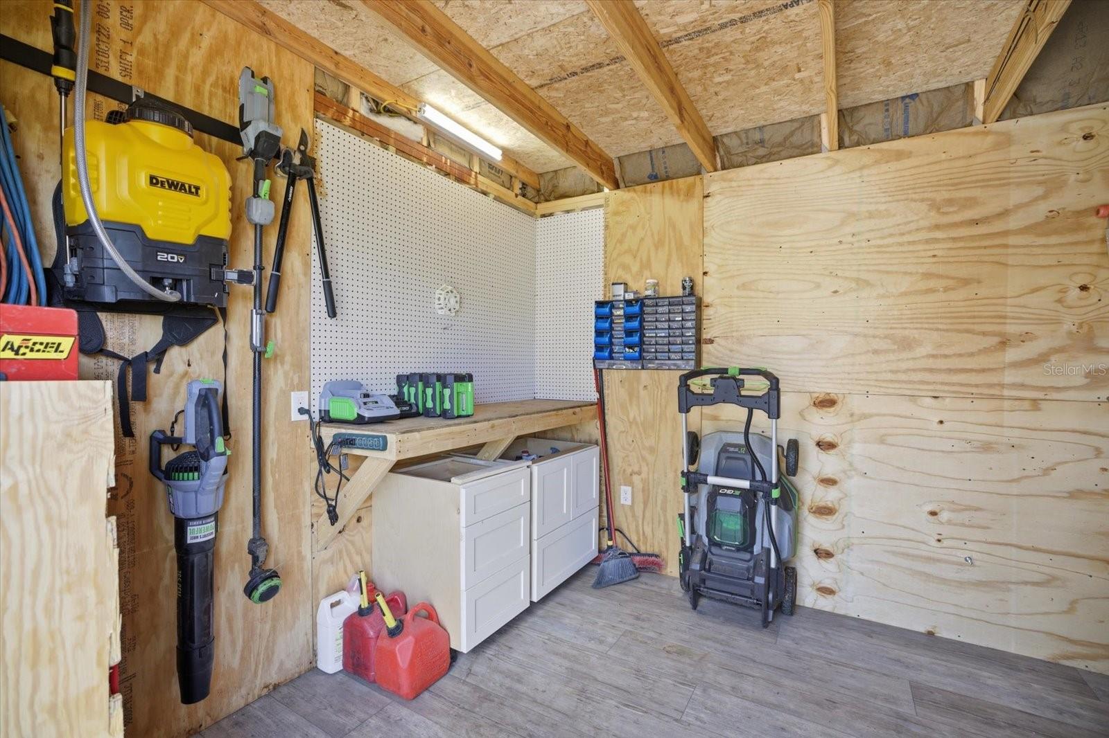 1212 PINELAND AVE, VENICE, FL, 34285