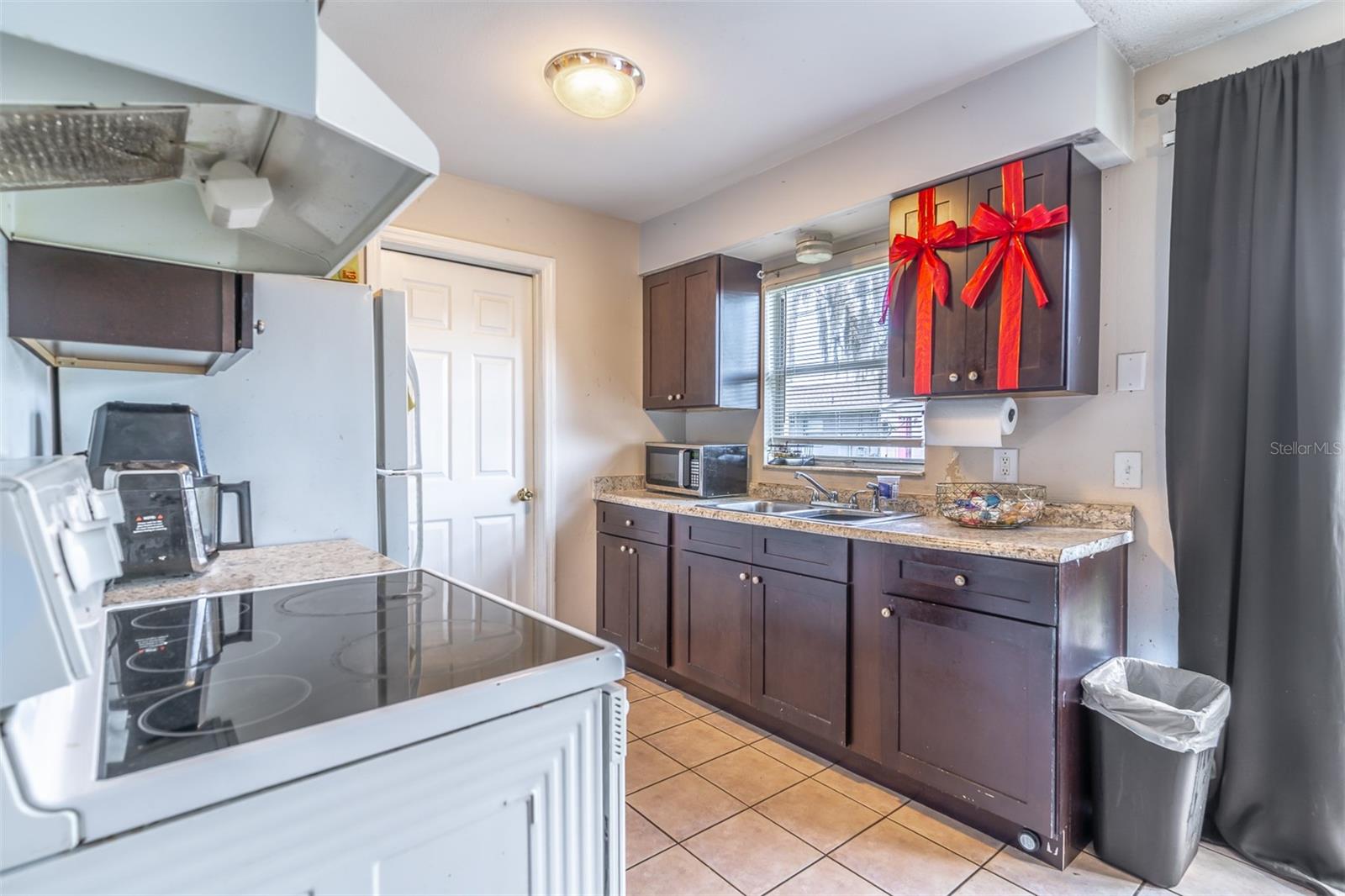 2433 CHASE AVE, SANFORD, FL, 32771