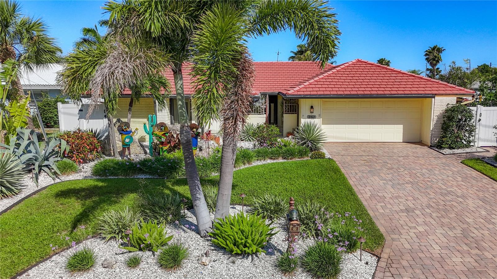 2162 W VINA DEL MAR BLVD, ST PETE BEACH, FL, 33706