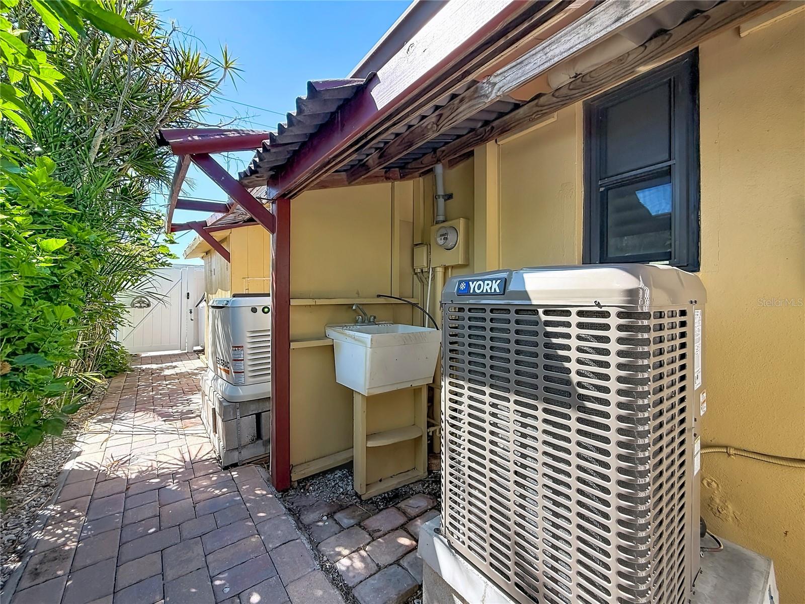 2162 W VINA DEL MAR BLVD, ST PETE BEACH, FL, 33706