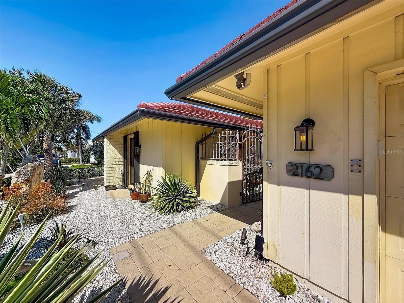 2162 W VINA DEL MAR BLVD, ST PETE BEACH, FL, 33706