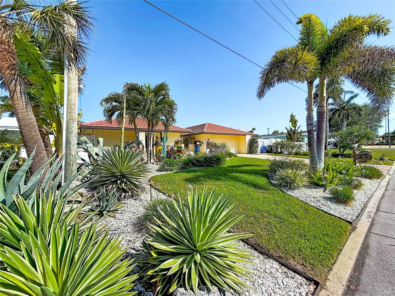 2162 W VINA DEL MAR BLVD, ST PETE BEACH, FL, 33706