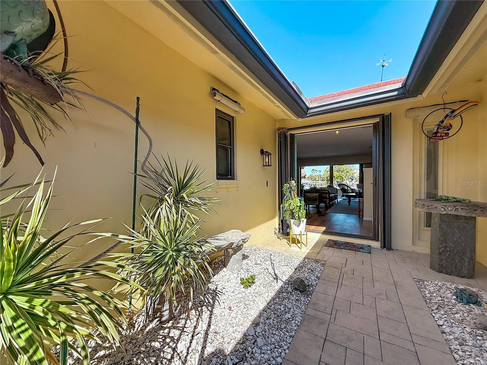2162 W VINA DEL MAR BLVD, ST PETE BEACH, FL, 33706