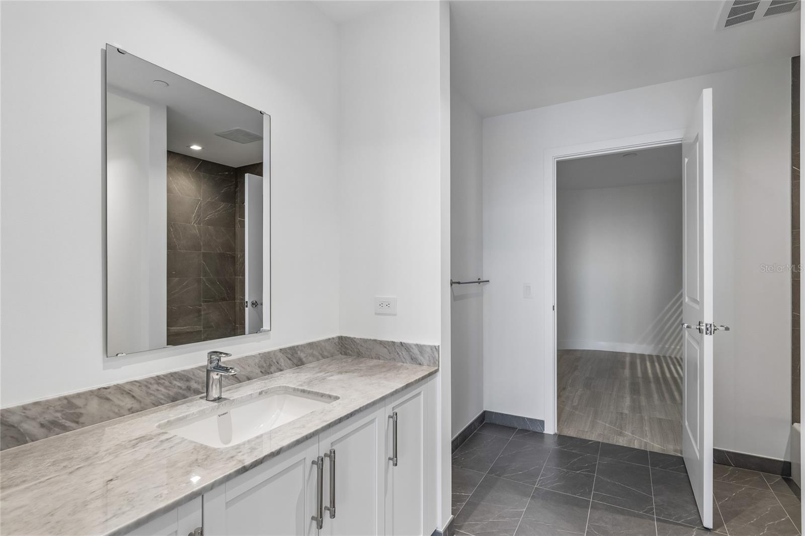 3015 S YSABELLA AVE #1102, TAMPA, FL, 33629