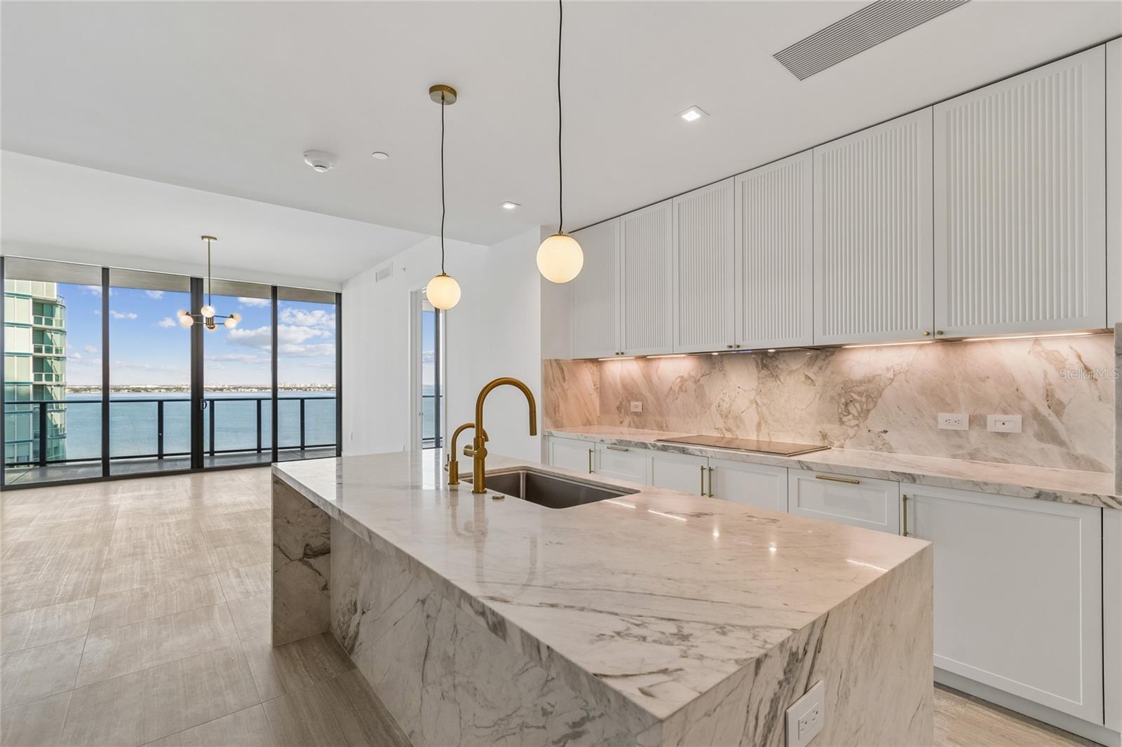 3015 S YSABELLA AVE #1102, TAMPA, FL, 33629