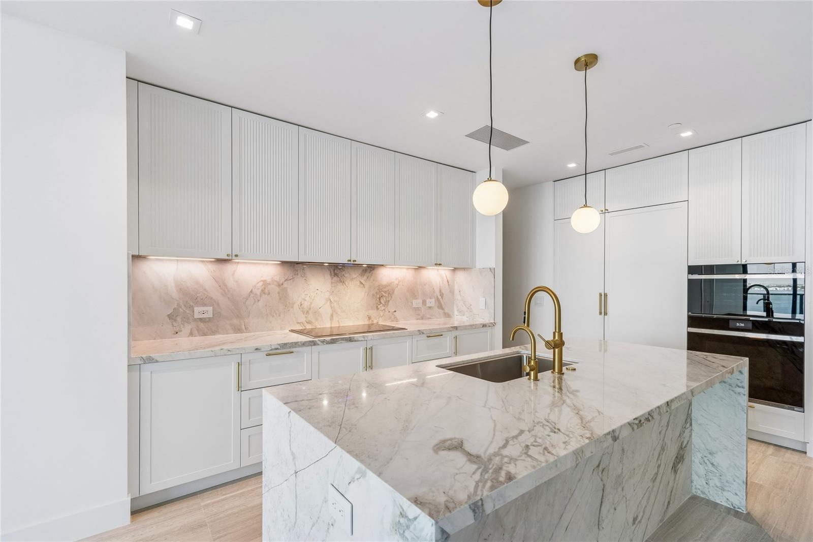 3015 S YSABELLA AVE #1102, TAMPA, FL, 33629